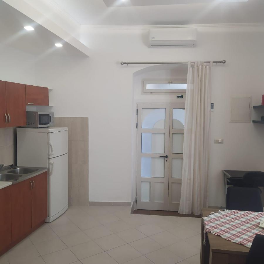 Apartmani Diki มาคาร์สกา ภายนอก รูปภาพ