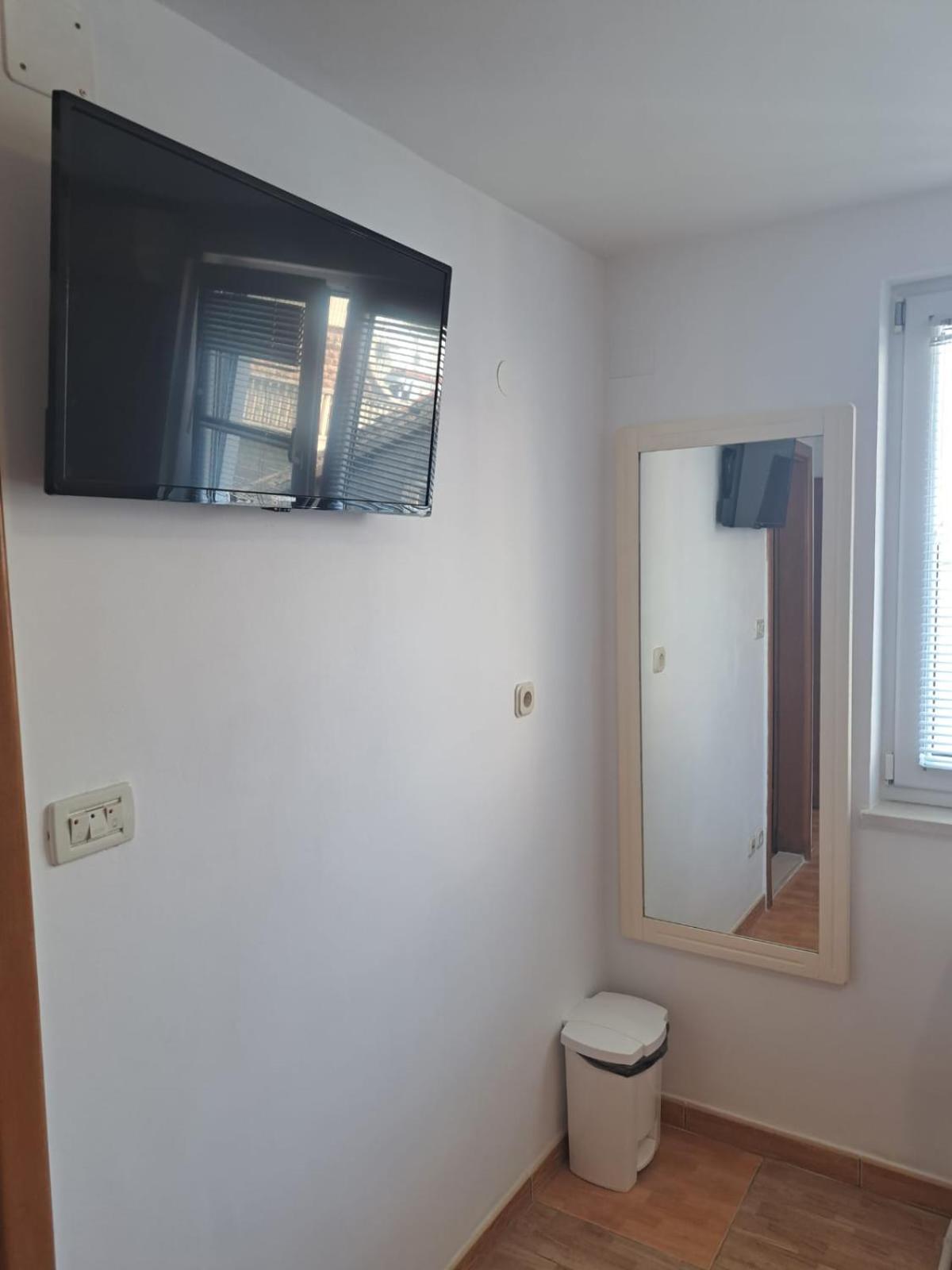 Apartmani Diki มาคาร์สกา ห้อง รูปภาพ