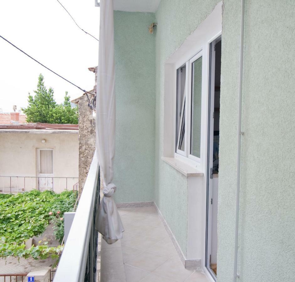Apartmani Diki มาคาร์สกา ภายนอก รูปภาพ