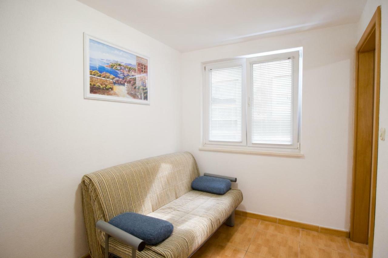Apartmani Diki มาคาร์สกา ภายนอก รูปภาพ