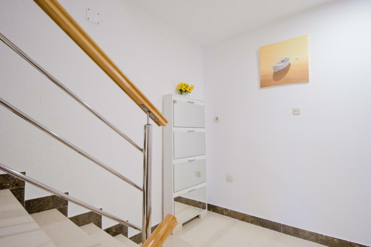 Apartmani Diki มาคาร์สกา ภายนอก รูปภาพ